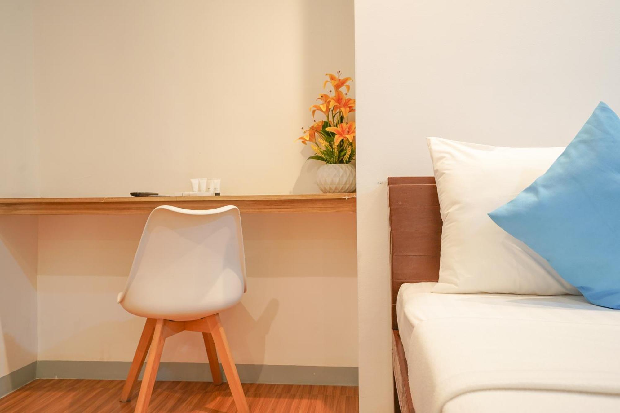 Arzo Hotel Premier Makati City Екстериор снимка