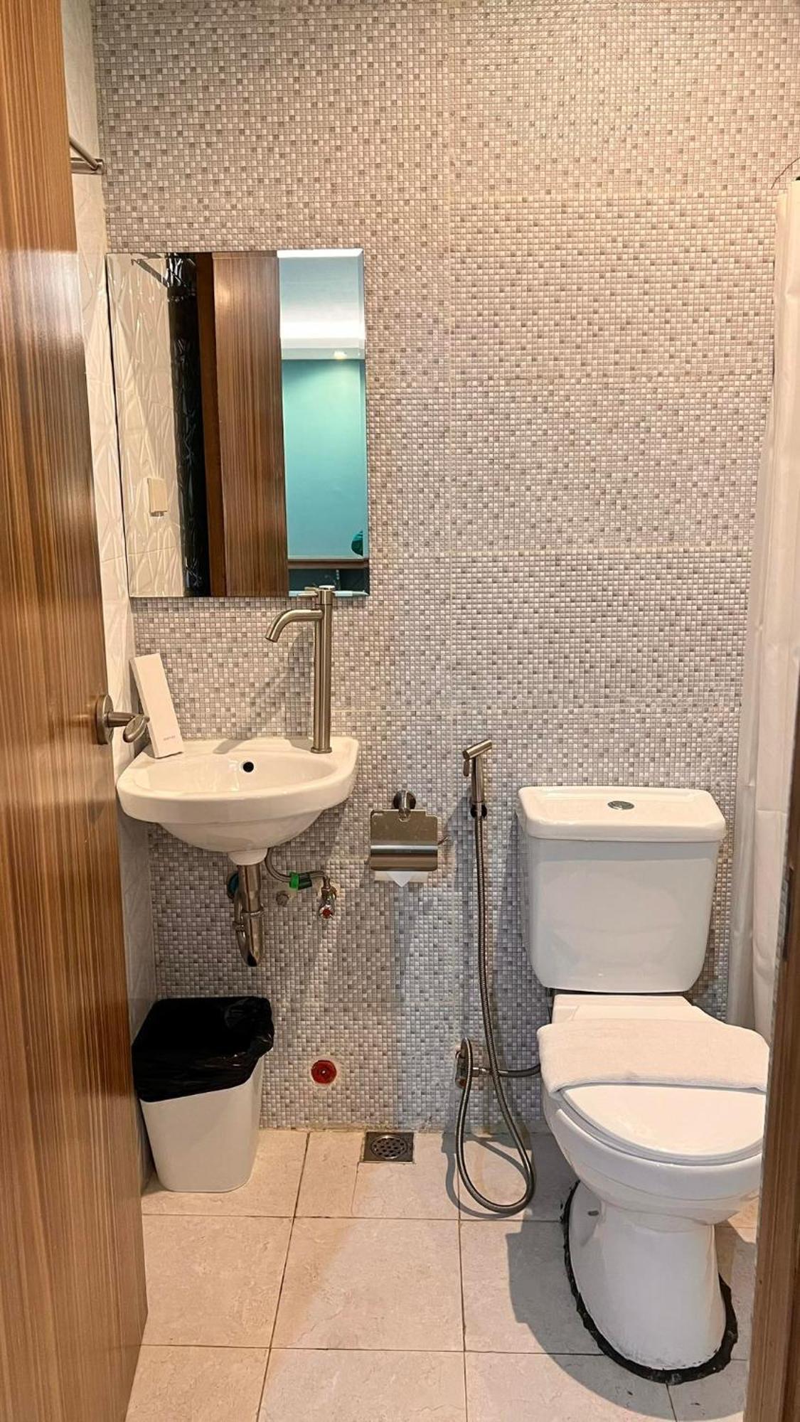 Arzo Hotel Premier Makati City Стая снимка
